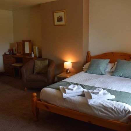 The Belted Will Inn Farlam 外观 照片