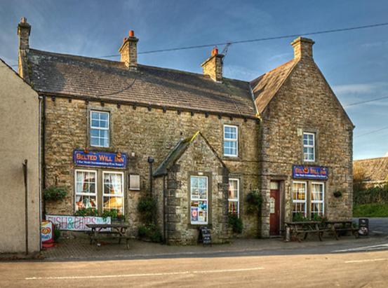 The Belted Will Inn Farlam 外观 照片