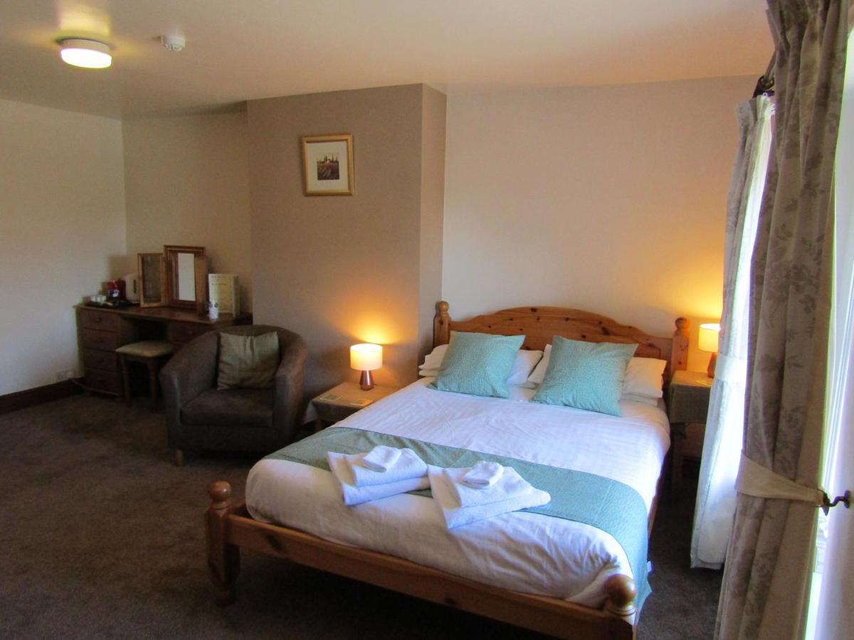 The Belted Will Inn Farlam 外观 照片